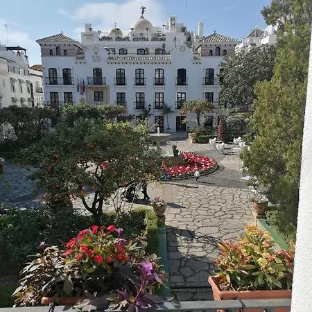 Puerto Azul Εστεπόνα